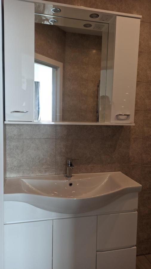 Квартира Кадорр Бассейная Apt Odeassa Basseinaya Lägenhet Odessa Exteriör bild