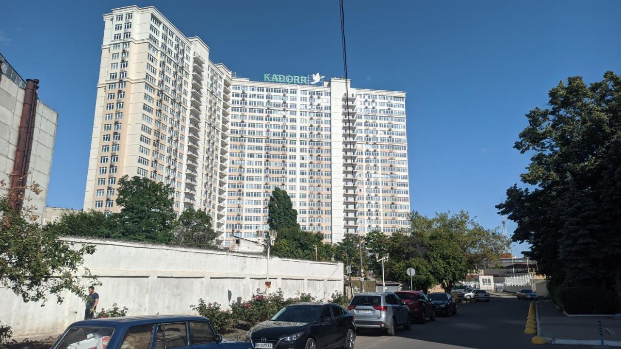 Квартира Кадорр Бассейная Apt Odeassa Basseinaya Lägenhet Odessa Exteriör bild