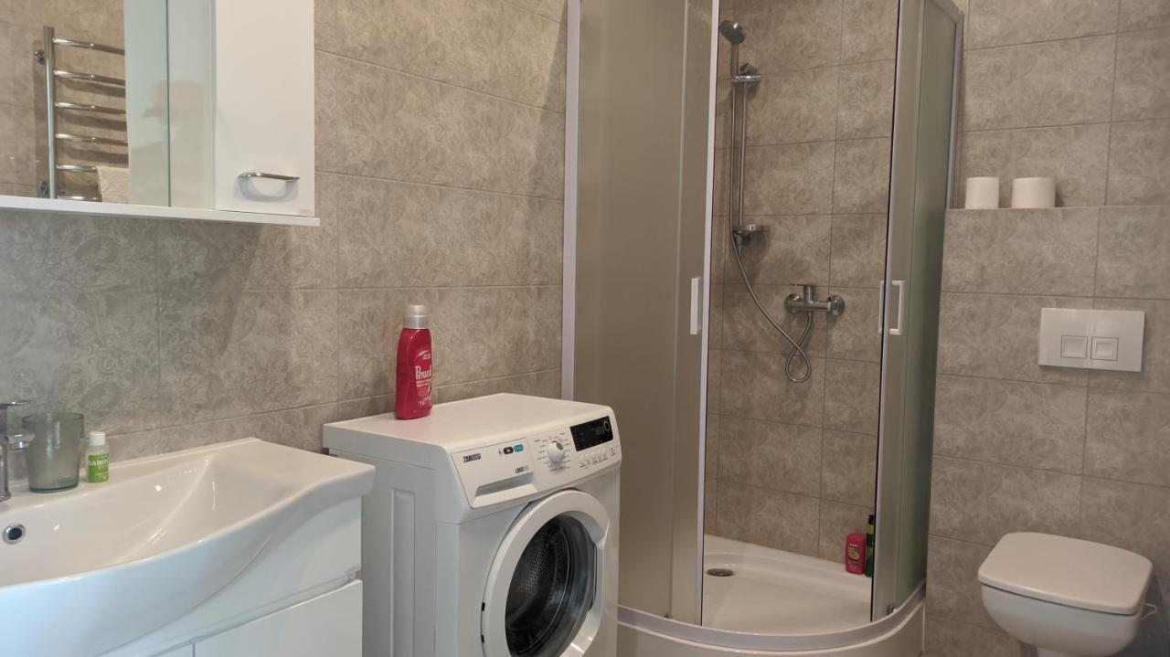 Квартира Кадорр Бассейная Apt Odeassa Basseinaya Lägenhet Odessa Exteriör bild
